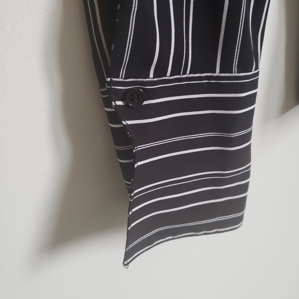 ⭐3/$25⭐ Striped Button Down Blouse - Picture 4 of 9